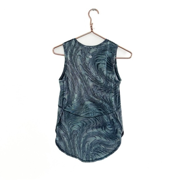 Lululemon Womens Size 2 High Neck Split Hem Muscle Tank Blue Swirled Running - Picture 7 of 7